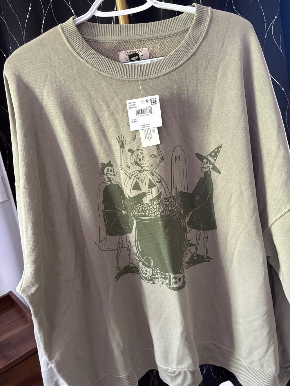 NWT XXL American Eagle Outfitters Sage Green Halloween Graphic Sweatshirt